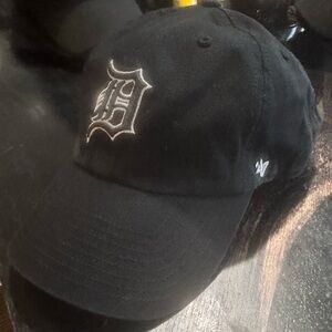 47 Black Baseball Hat Classic Style